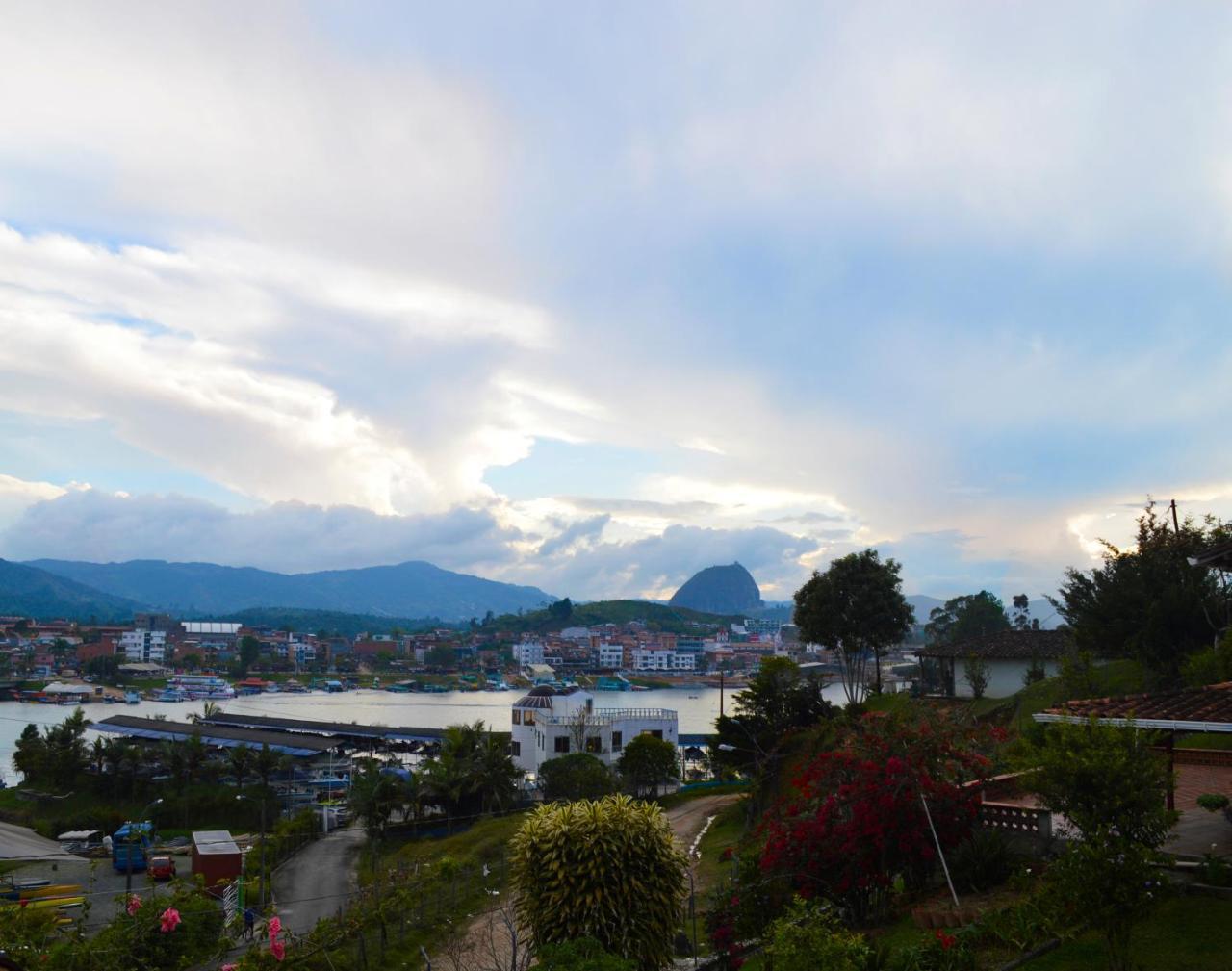 Balcones De La Casona Hotel Guatapé Екстериор снимка